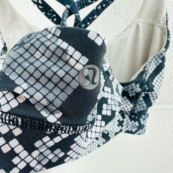 Lululemon Energy Bra Snake Skin Animal Print Strappy Back Sz 6 Luxtreme - Picture 4 of 5